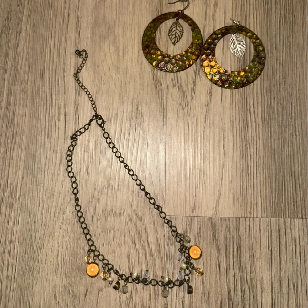 ⭐️Elegant Gold and Silver Leaf Earrings and Necklace Set⭐️‎